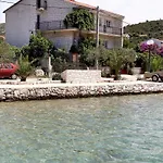 Mar